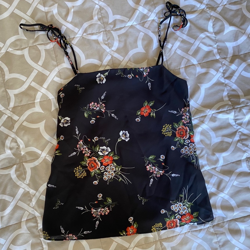 Nine Britton top